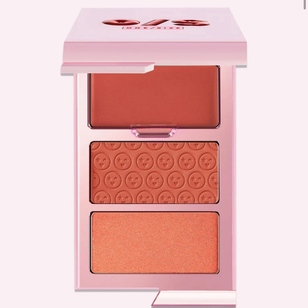 One Size CHEEK CLAPPER 3D BLUSH TRIO PALETTE